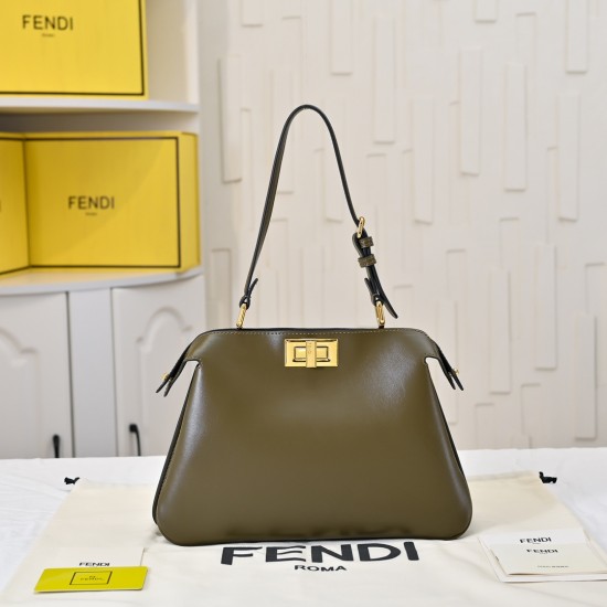 270 model 8803 plus chain plus 30 small small handbag latest organ pleat shape full leather feel delicate hard details exquisite in place both side compartments can be opened full capacity is also very stylish high value and practicality is completely bal