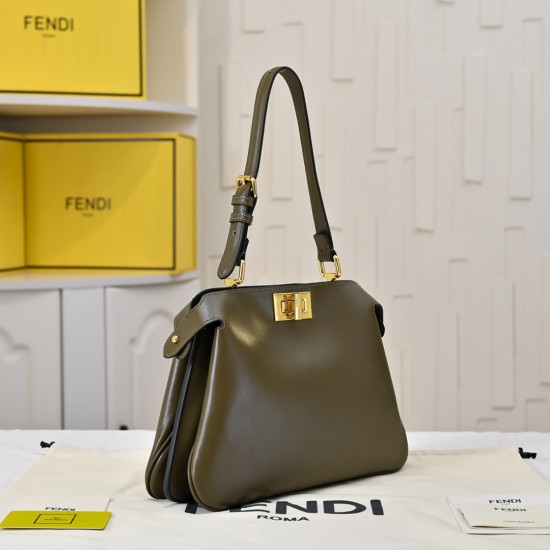 270 model 8803 plus chain plus 30 small small handbag latest organ pleat shape full leather feel delicate hard details exquisite in place both side compartments can be opened full capacity is also very stylish high value and practicality is completely bal