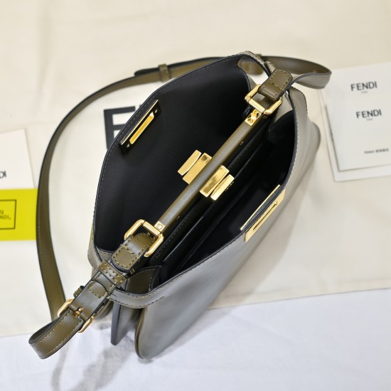 270 model 8803 plus chain plus 30 small small handbag latest organ pleat shape full leather feel delicate hard details exquisite in place both side compartments can be opened full capacity is also very stylish high value and practicality is completely bal