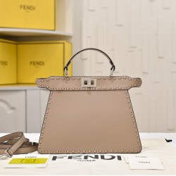 250 model 3361 the latest Peekalboo macaroon hand-stitched kitten bag glittering people love the powerful Peekaboo series has a new baby bag with a full of diamonds back super much this PeekabooPetite small and compact but not at all waste cell phone wall