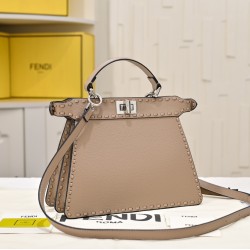 250 model 3361 the latest Peekalboo macaroon hand-stitched kitten bag glittering people love the powerful Peekaboo series has a new baby bag with a full of diamonds back super much this PeekabooPetite small and compact but not at all waste cell phone wall