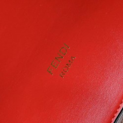 270 back in stock FENDI xlitePeekaboo series handbags 10 years and the birth of the new Peekaboo XLite series of handbags to abandon the classic horizontal bar design and the central compartment Peekaboo XLite in a stunning irregular shape to shine and ey