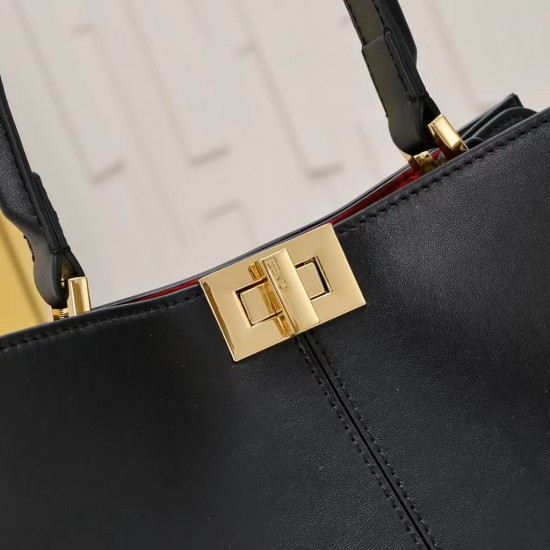 270 back in stock FENDI xlitePeekaboo series handbags 10 years and the birth of the new Peekaboo XLite series of handbags to abandon the classic horizontal bar design and the central compartment Peekaboo XLite in a stunning irregular shape to shine and ey