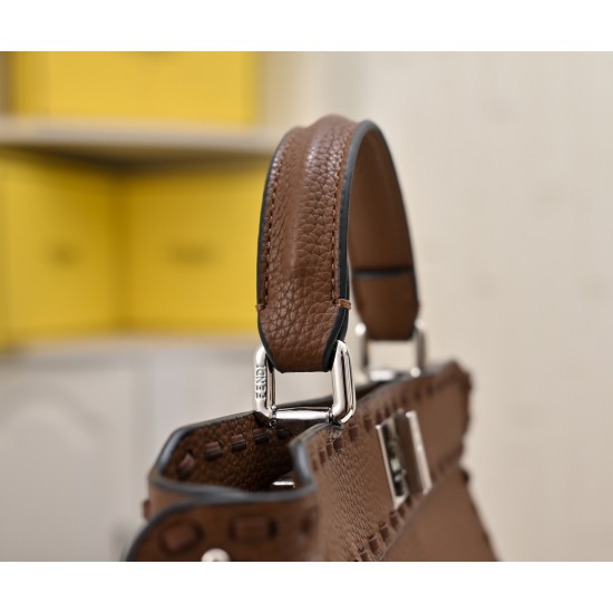 250 model 3361 the latest Peekalboo macaroon hand-sewn kitten bag glittering people love the powerful Peekaboo series has a new baby bag with a full of diamonds back super much this PeekabooPetite small and compact but not at all waste cell phone wallet m