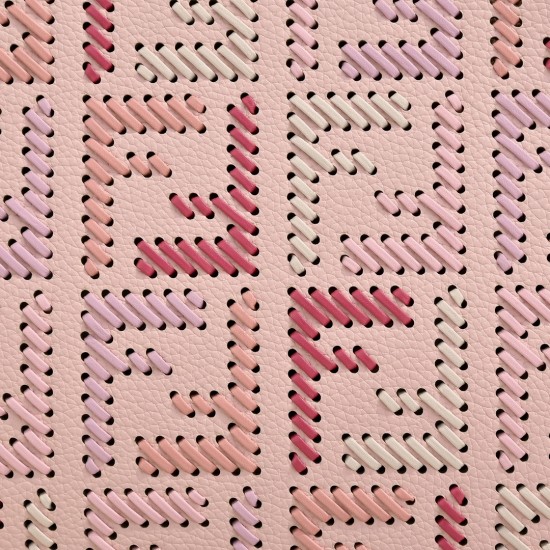 430 Model 33207 New! New in stock New in stock Iconic Peekaboo ISeeU large handbag handmade leather weave with signature twist lock on both sides from the outside you can see the soft leather lining in the same color Two compartments separated by a rigid 