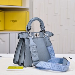 350 Model 7705 Iconic peekaboo iseeu Ideal compact handbag hand-stitched with 306 stitches in the same color and large bright thread representing traditional selleria craftsmanship in a selection of dove grey cuoio romano leather with iconic natural grain