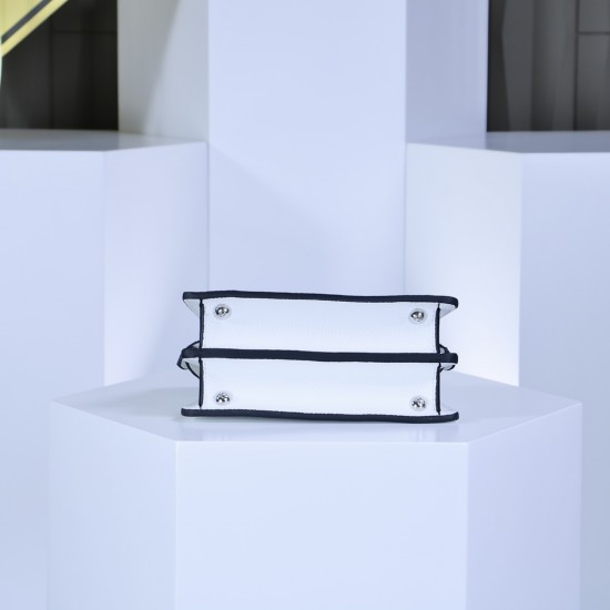 350 model 33208 the iconic peekaboo iseeu ideal compact handbag is hand stitched with 306 stitches in the same color with large bright threads representing traditional selleria craftsmanship in a selection of dove grey cuoio romano leather with signature 