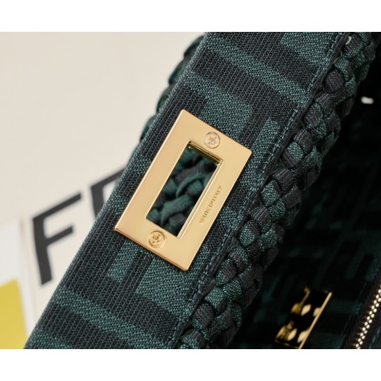 260 model 4406FI new old flower weaving kitten peekaboo is fendi the most classic a handbag on the body is super good to see the highest rate of pieces can be a variety of retro with the classic style is really the more you look the more you like comes wi