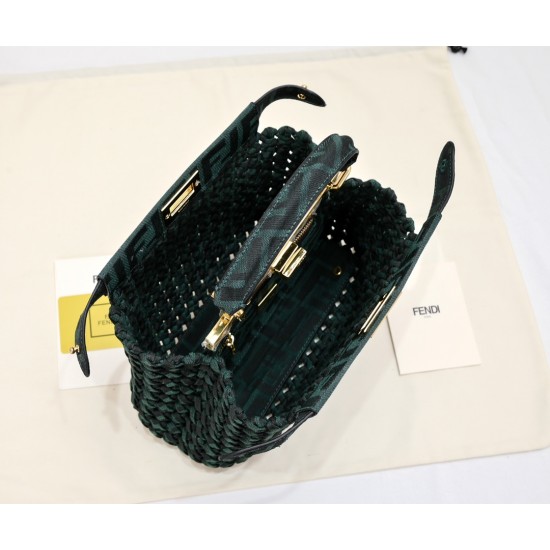 260 model 4406FI new old flower weaving kitten peekaboo is fendi the most classic a handbag on the body is super good to see the highest rate of pieces can be a variety of retro with the classic style is really the more you look the more you like comes wi
