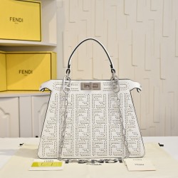 420 model 33206 plus chain plus 30 New! New in stock New in stock Iconic Peekaboo ISeeU large handbag handmade leather weave with signature twist locks on both sides from the outside you can see the soft leather lining in the same color Two compartments s