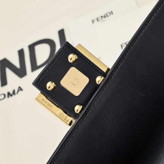 230 color clash baguette decorated with diamonds very unique shape design many fashionistas recommended long and short straps are matched inside is yellow details chic Model No. 7711 colorful hot diamonds size 28x75x14cm138F