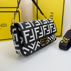 390Fendi baguette bag with 306 stitches of the same color mini bright thread hand-stitched to represent the traditional Selleria craftsmanship with the iconic natural grained calfskin leather by the use of no metal tanning process is more versatile as lon