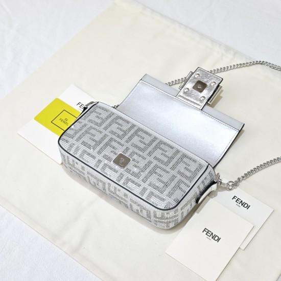 260 model 77312025 spring and summer latest FENDI BAGUETTE mini double FF full diamond baguette shoulder bag, also known as the baguette bag is popular around the world for dozens of years this time in the Fendi baguette series in the wonderful interpreta