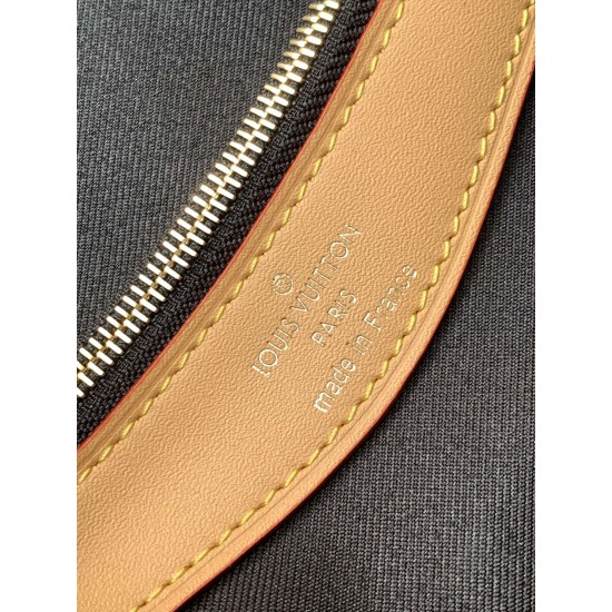 M45985 Baguette Bag Diane Handbag with pockets and neat interior Wide jacquard shoulder strap with Louis Vuitton logo and Monogram floral on both sides Size 240 x 150 x 90 cm