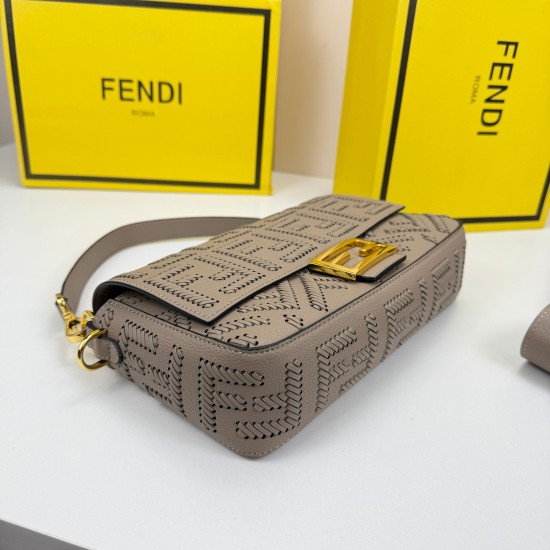 390Fendi baguette bag with 306 stitches of the same color mini bright thread hand-stitched to represent the traditional Selleria craftsmanship with the iconic natural grained calfskin leather by the use of no metal tanning process is more versatile as lon