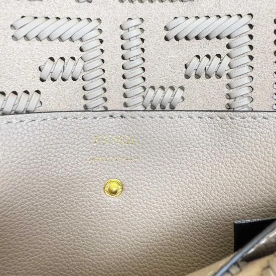 390Fendi baguette bag with 306 stitches of the same color mini bright thread hand-stitched to represent the traditional Selleria craftsmanship with the iconic natural grained calfskin leather by the use of no metal tanning process is more versatile as lon