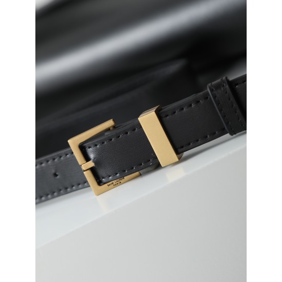 280 All cowhide leather inside and out No microfiberMANHATTAN Toothpick Baguette Baguette bag with small flap at the topAdjustable elasticized trips on both sidesRemovable shoulder strap turns it into a small shoulder bagMeasurements29x20x75cmModel No. 20