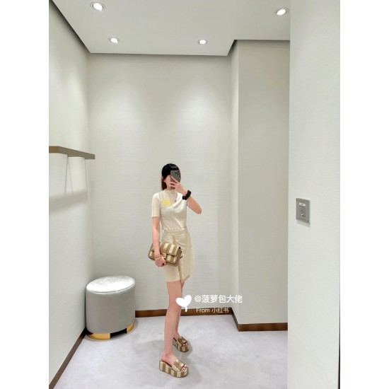 Striped baguette bag on the body effect reference 3321