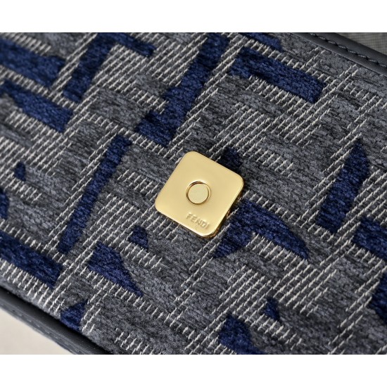 Model No. 3368200The newest model of the new Fendi dazzling debut into the world when the arches of the Italian Palace of Culture is lit up by rainbow lights like a dreamy music played officially joined the Fendi FF family to show Fendi's casual attitude 