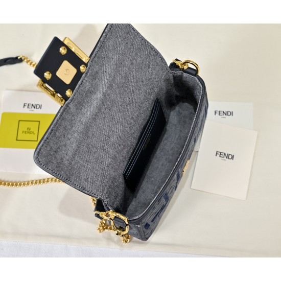 Model No. 3368200The newest model of the new Fendi dazzling debut into the world when the arches of the Italian Palace of Culture is lit up by rainbow lights like a dreamy music played officially joined the Fendi FF family to show Fendi's casual attitude 