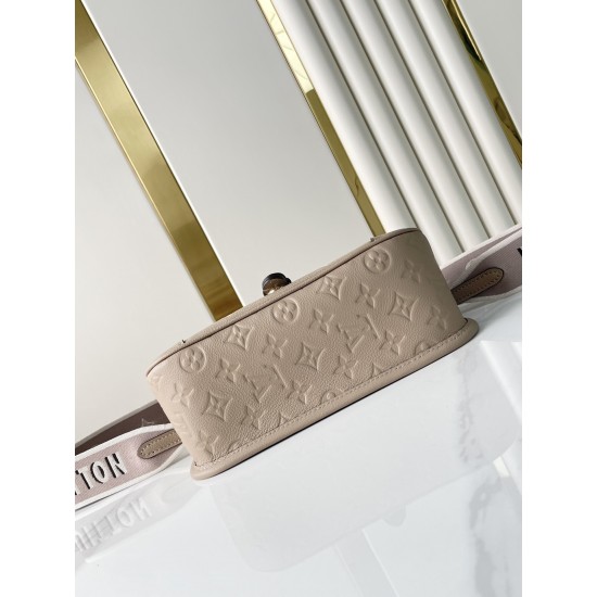 M46583 231685DIANE Baguette baguette bag