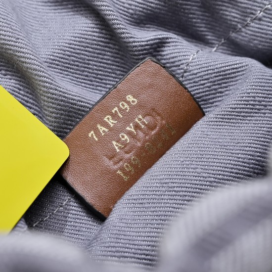 210 Model 7716 Plus Chain Plus 30 The new Mamma Baguette is coming to you with the double combination of baguette and lucky bag The most gentle bag on the net is not one of the soft and sticky lambskin leather is also too tender Both lazy and high-grade I