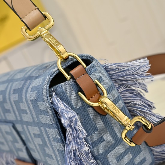 280 Model 33205 Medium New Fendi 2025 New Mamma Baguette Fendi Spring/Summer 2025 Women's Collection Creation of the classic sublimation of everyday wear Mamma Baguette handbags new return inspired by the 1997 collection to pay homage to the founder of th