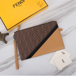 Brand FENDI Fendi model number organ PVC black stripe handbag Item No. 168568 color brown size 30202 material head layer imported nappa cowhide double letters PVC FENDI pouch Fendi handbag super explosive models to come pull the first layer of nappa cowhi