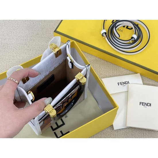 Upgraded batch 280 first batch in stock FENDI artist fashion illustration 2022 spring and summer series handbags this season works from the 20th century fashion illustrator Antonio Lopez's work to get inspired by the canvas a colorful girl illustration th