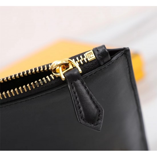 Brand FENDI Fendi models organ gold iron piece handbag Item No. 168568 color black gold hardware size 30202 material head layer imported Napa cowhide FENDI pouch Fendi handbag super explosive models to come pull the head layer Napa cowhide hand-stitched f