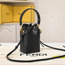 Back in stock 180Fendi MINI BUCKET small and exquisite but so large capacity double F classic is back again unique F double circle in this exquisite system to add a chic embellishment can be handheld can also be crossbody to meet your various needs do not