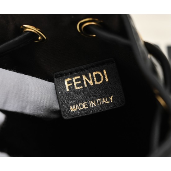 Back in stock 180Fendi MINI BUCKET small and exquisite but so large capacity double F classic is back again unique F double circle in this exquisite system to add a chic embellishment can be handheld can also be crossbody to meet your various needs do not