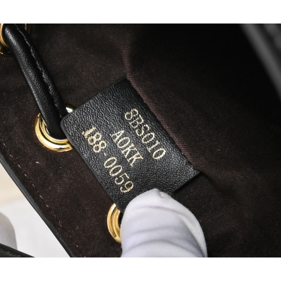 Back in stock 180Fendi MINI BUCKET small and exquisite but so large capacity double F classic is back again unique F double circle in this exquisite system to add a chic embellishment can be handheld can also be crossbody to meet your various needs do not