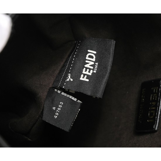 Back in stock 180Fendi MINI BUCKET small and exquisite but so large capacity double F classic is back again unique F double circle in this exquisite system to add a chic embellishment can be handheld can also be crossbody to meet your various needs do not