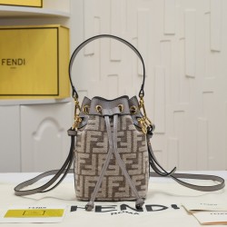 210 original material FENDI counter with the same MON TRSOR bucket bag decorated with dove gray iconic FF logo shoulder or handheld is super practical Size 181210cm Model No. 8899