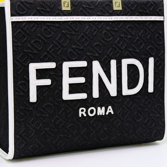 With 330FEND1 SunshineMedium tote bag in denimDenim with FENDI Mirror pattern on all sidesHard brown leather handles with FENDI ROMA letteringFeatures spacious lined interior compartmentsLeather silhouette and gold-tone finishMetal hardwareFeatures two ca