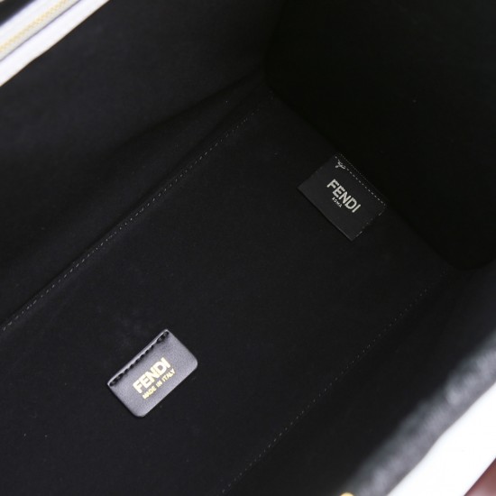 With 330FEND1 SunshineMedium tote bag in denimDenim with FENDI Mirror pattern on all sidesHard brown leather handles with FENDI ROMA letteringFeatures spacious lined interior compartmentsLeather silhouette and gold-tone finishMetal hardwareFeatures two ca