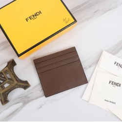 Brand FENDI Fendi style silkscreen steel printing card case Item No. 2020568 color brown material head layer imported nappa cowhide size 1059FENDI short clip card bag Introduction spring and summer the latest card bag using the head layer imported nappa c