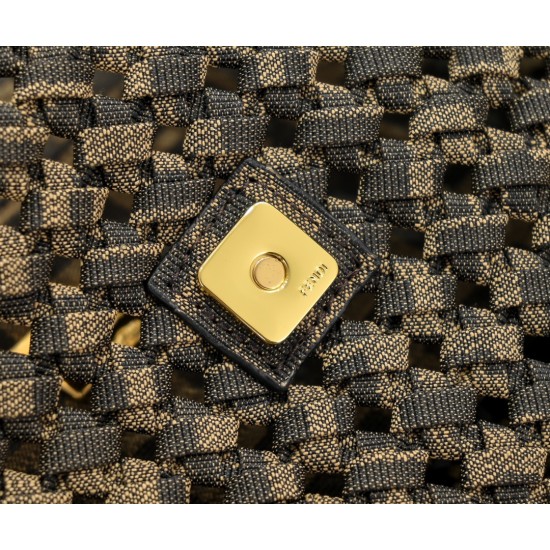 260 now Model 7713FI New Old Flower Woven Baguette Iconic Baguette Medium Handbag with Flap Design with FF Magnetic Closure FF Jacquard Fabric Woven Strap on the body is super good to see the highest rate of pieces can be a variety of retro with the class