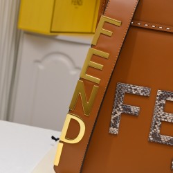 260 Small 3363 a 800 Snake FI TOTE Tote Sunshine Tote Simple Letter LOGO Design Amber Double Handle is the biggest focus of the whole bag Single twisted is very aura and does not strangle the hand Small also comes with a wide shoulder strap Overall retro 