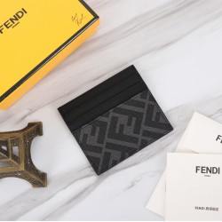 Brand FENDI Fendi style PVC yellow card bag Item No. 2020568 color black material head layer imported Napa cowhide double letters PVC size 1059FENDI short clip card bag Introduction spring and summer the latest card bag using the head layer of imported Na