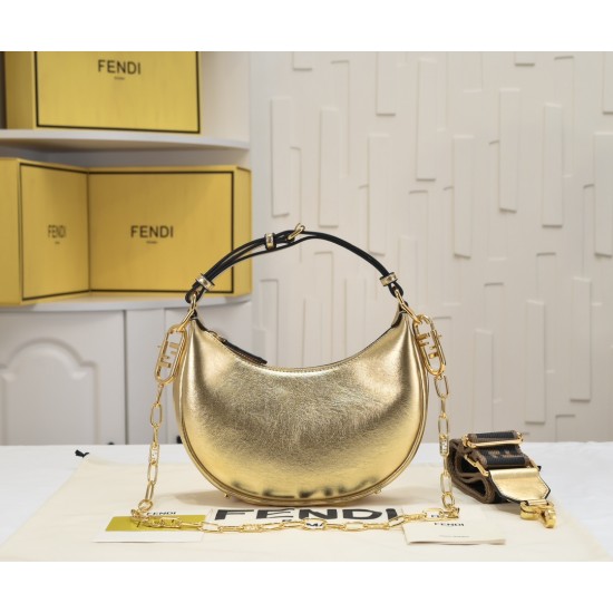 Size 24220 Model 1007Fendi Spring/Summer 2022 collection introduces a new half-moon underarm bag style with FENDI's metal letter logo at the bottom of the bagSuper valiant underarm bagThis year's underarm bag is the mainstream of the proper styling artifa
