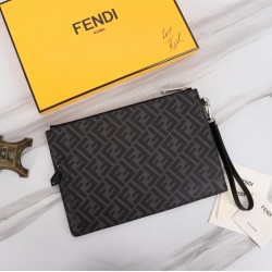 Brand FENDI Fendi model number organ PVC yellow handbag Item No. 168568 color black size 30202 material head layer imported nappa cowhide double letters PVC FENDI pouch Fendi handbag super explosive models to come pulling the first layer of nappa cowhide 