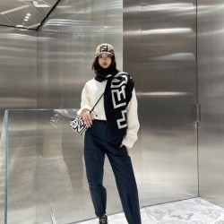 Fendi 印花水桶包 上身参考型号8950黑白 尺寸18CM