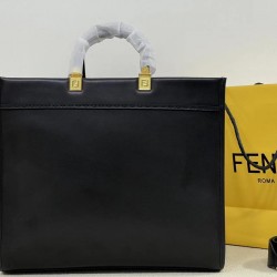 Upgraded cowhide batch 380 official website latest Tote FI X Versace co-branded Tote bag 2 brand letters LOGO combined design with resin black handle is the biggest focus of the whole bag single twisted on the very aura also does not strangle the hand the