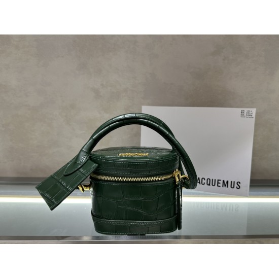 The new series le Vanito cosmetic bag is simply too good-looking, retro shoulder crossbody / handbag, adjustable shoulder strap crossbody retro open bead design as always versatile, really super Milk Si aura full open simply do not too absorb the essence 