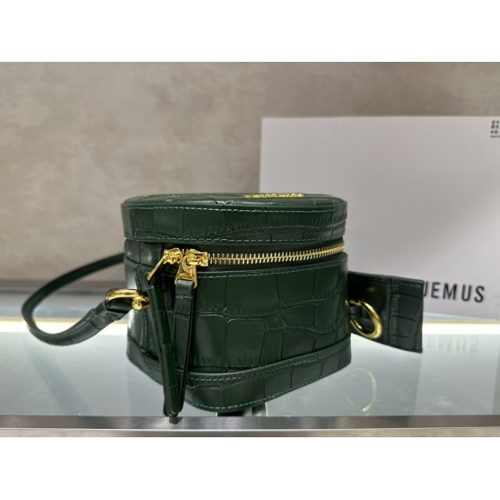 The new series le Vanito cosmetic bag is simply too good-looking, retro shoulder crossbody / handbag, adjustable shoulder strap crossbody retro open bead design as always versatile, really super Milk Si aura full open simply do not too absorb the essence 