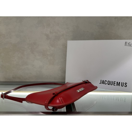 The new series le chiquito plus belt buckle changes, simply too good-looking, retro crossbody / handbag, adjustable shoulder strap crossbody retro open bead design as always, really super milk Si aura full open simply do not suck too fine cuties hurry to 