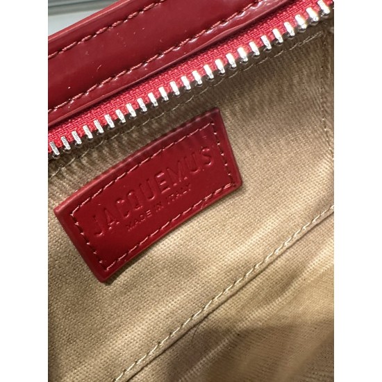 The new series le chiquito plus belt buckle changes, simply too good-looking, retro crossbody / handbag, adjustable shoulder strap crossbody retro open bead design as always, really super milk Si aura full open simply do not suck too fine cuties hurry to 