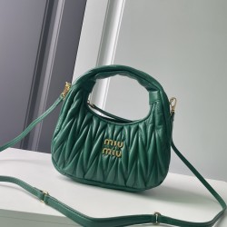 320 M home 5BC125MiuMiu new MiuWander handbags imported lambskin classic brand iconic Matelasse texture embroidery vintage frosted hardware using the round lone curve to retain the proper sense of playfulness the bag type overall stiff and shaped full of 